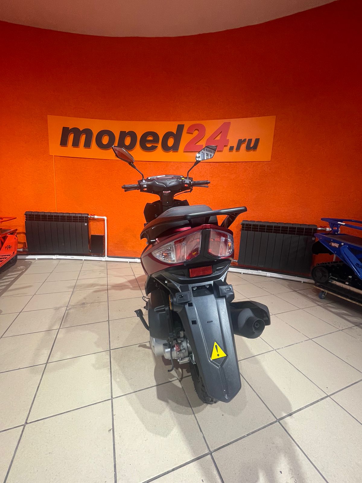 картинка Скутер VENTO Corsa RS 150 | Moped24