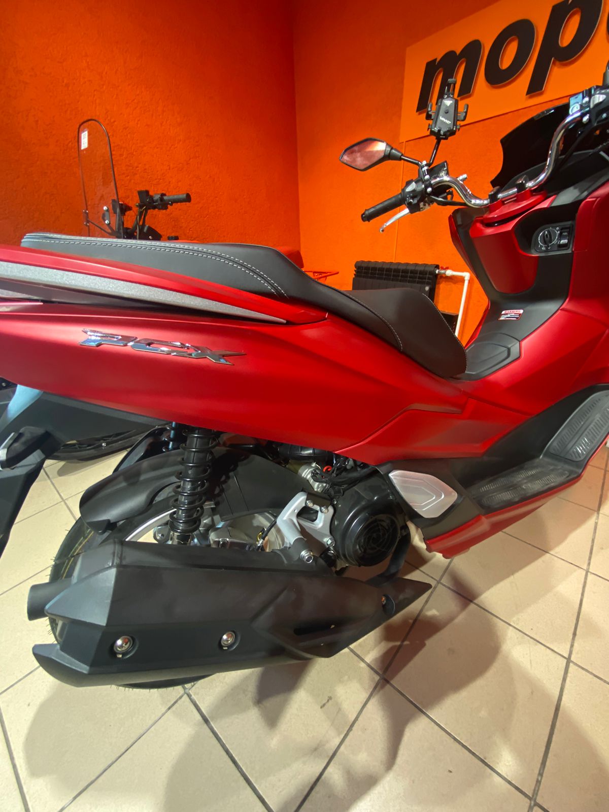 картинка Скутер VENTO PCX  | Moped24